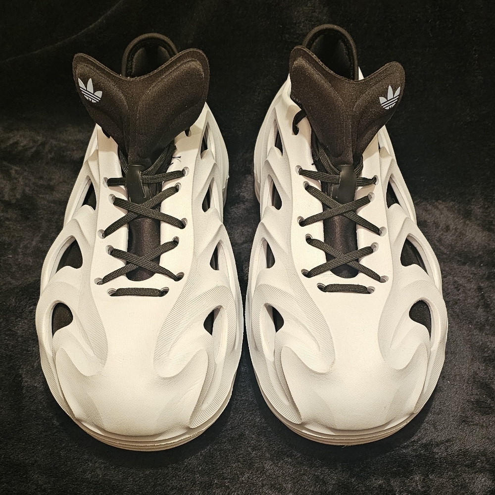 Mens 8.5 AdiFom LIKE NEW